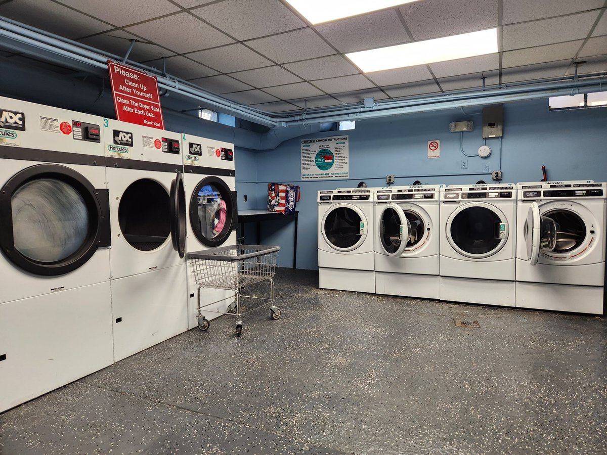 JohnLukeNYC's tweet photo. #LaundryTime Fun! https://t.co/9eyAqWxjC2
