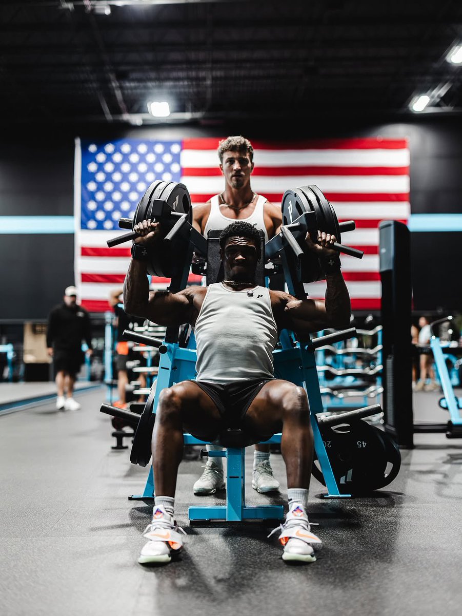 ChadRobo's tweet image. Had an absolute blast at @1stPhorm’s
FallFest
What an incredible group of people led by @FRISELLAHQ and @andyfrisella— the culture they&apos;ve built is something special.
I got to sit down with Andy and DJ for the @RealAFPod, roll some BJJ with my new friend Jarrett Bond (who lined…