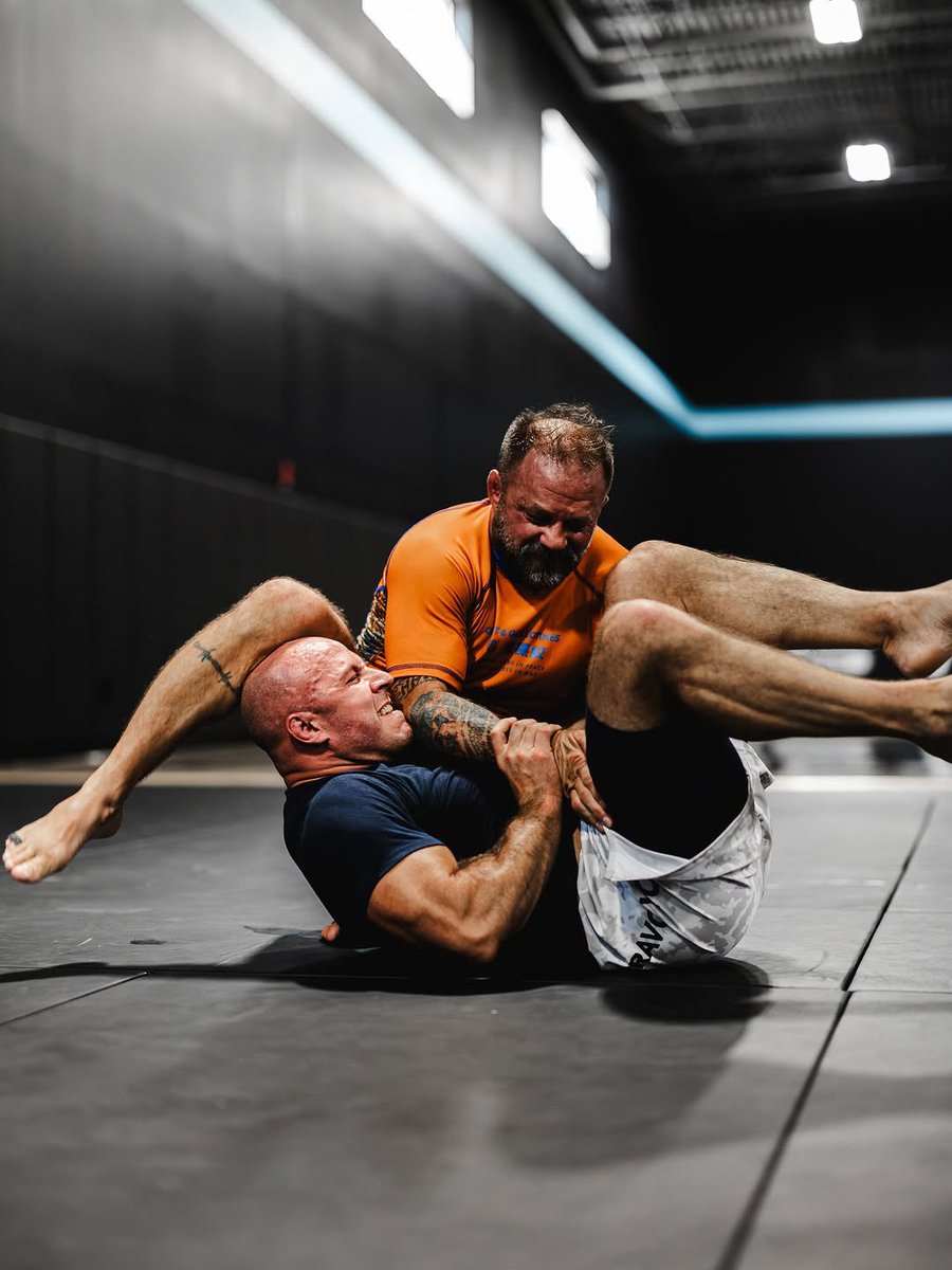 ChadRobo's tweet image. Had an absolute blast at @1stPhorm’s
FallFest
What an incredible group of people led by @FRISELLAHQ and @andyfrisella— the culture they&apos;ve built is something special.
I got to sit down with Andy and DJ for the @RealAFPod, roll some BJJ with my new friend Jarrett Bond (who lined…