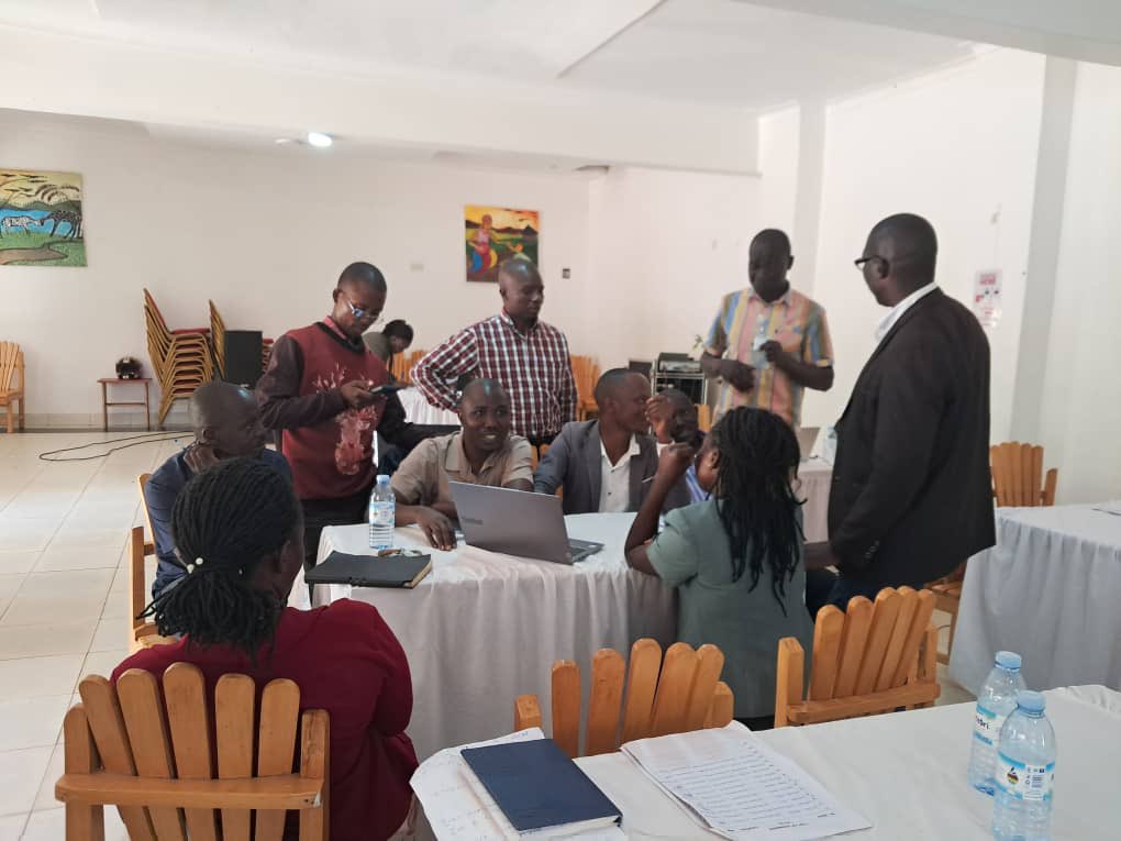 UNDPUganda's tweet image. Over the past 2 days @UNDPUganda, in collaboration with @OPMUganda, has supported the Busia Municipality technical team to finalize a Disaster Contingency Plan, a key component of the municipality’s resilience strategy. 

#SDG11