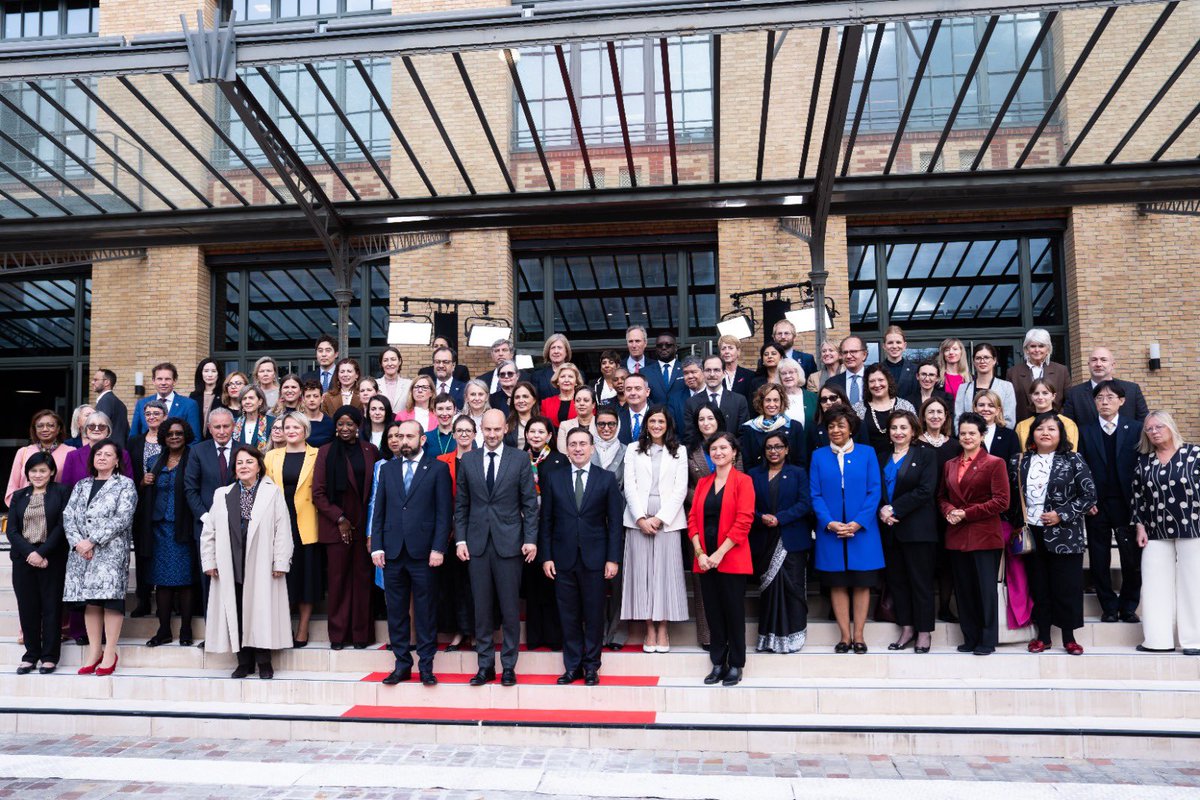 jmalbares's tweet image. España ha asumido hoy el relevo de Francia en la organización de la Conferencia de Política Exterior Feminista de 2026. 

Trabajaremos para que marque un hito en la consolidación de una diplomacia feminista global, transformadora, inclusiva y guiada por la igualdad.