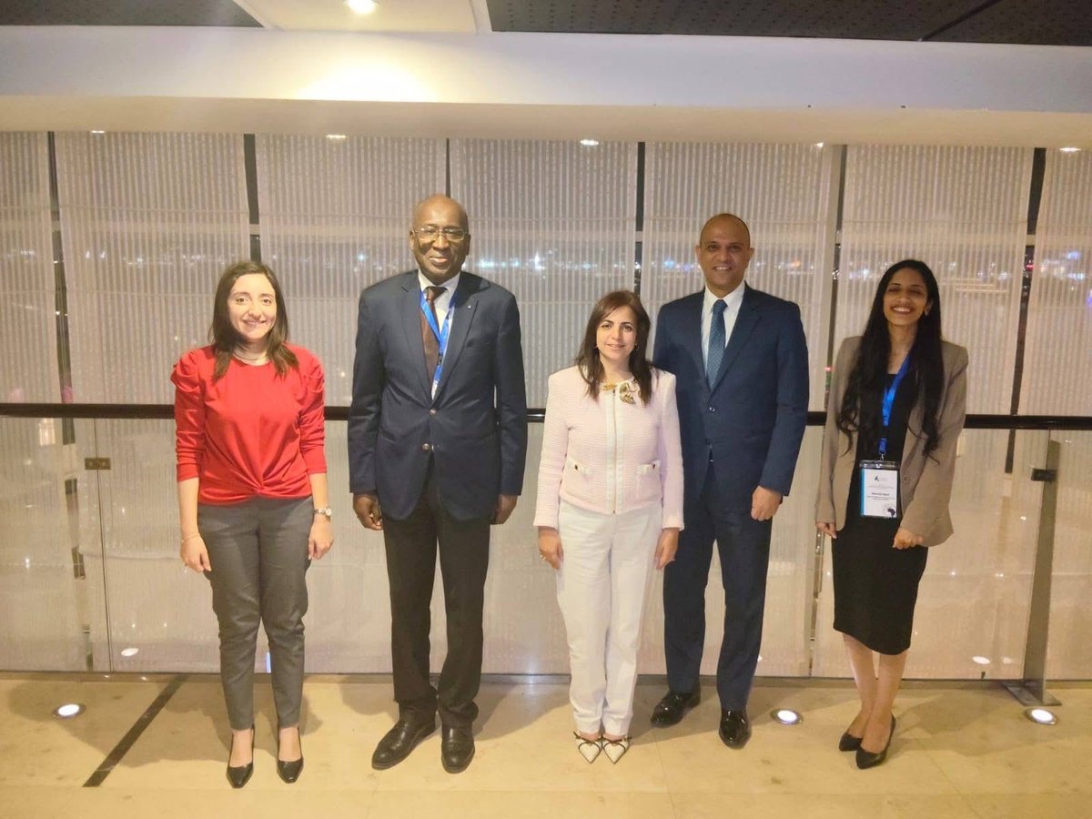 السيدة السفيرة/نيرمين الظواهري، مساعد وزير الخارجية و أمين عام الوكالة المصرية للشراكة من أجل التنمية تعقد لقاءات مكثفة لتعزيز التعاون مع الشركاء التنمويين على هامش فعاليات النسخة الخامسة من منتدى "أسوان للسلام والتنمية المستدامين".

facebook.com/share/p/19rRvw…