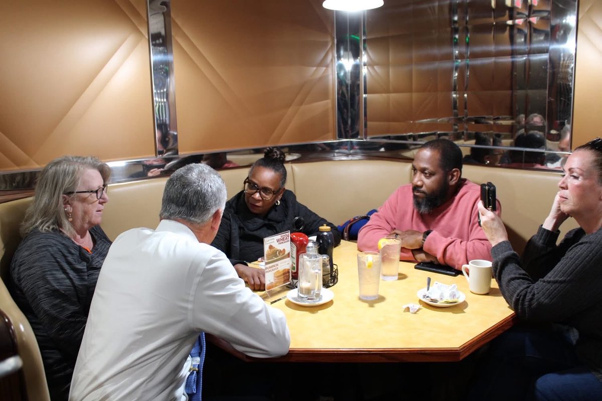 Great to welcome Congressman <a href="/ByronDonalds/">Byron Donalds</a> to New Jersey — and what better place to do it than a Jersey diner! 

Our first stop of the day was at the Park Diner &amp; Pancake House in Linden, where we talked about the issues that matter most to working families: affordability,