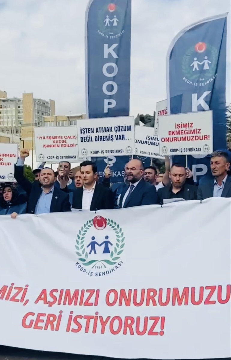 İşten çıkardığınız işçilerin arasında bir tarafta Kanser tedavisi gören, diğer tarafta düğün hazırlığı yapan arkadaşlarımızın ahını aldınız.
#HacettepeİşçininSesiniDuy 
<a href="/Hacettepe1967/">Hacettepe Üniversitesi</a> <a href="/CahitGuran/">Prof. Dr. Mehmet Cahit Güran</a> <a href="/csgbakanligi/">T.C. Çalışma ve Sosyal Güvenlik Bakanlığı</a> <a href="/isikhanvedat/">Prof. Dr. Vedat Işıkhan</a>
<a href="/KOOPISSENDIKASI/">Koop-İş Sendikası</a>