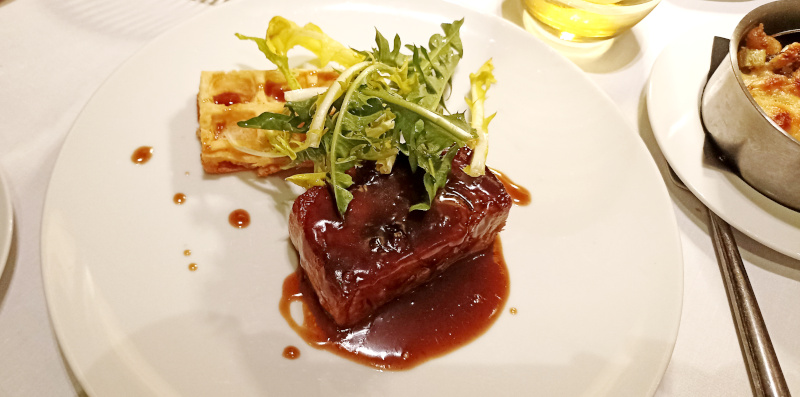 Le Grand Café Fauchon at Fauchon L’hôtel Paris, dove essere glamour is an attitude, un nuovo appeal quotidiano che traduce il piacere del gusto e i piaceri   bluarte.it/taste-e-winear…