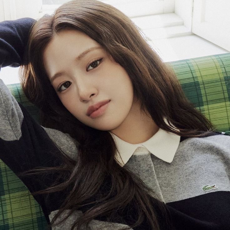 DropIveNet's tweet photo. IVE's Yujin is rumored to be releasing an original song for ‘Avatar: Fire and Ash.’ https://t.co/r6o3cA3aqL