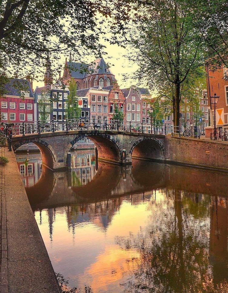 水曜日夜のメモ：湿度高め／すっきり。休憩する→ストレッチする。マイペースで。 🍜 ⭐