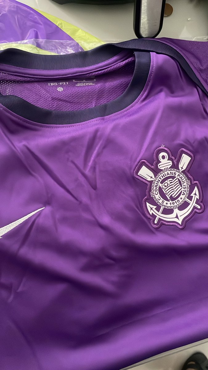 hawkbisp's tweet photo. como é q pode né a cor roxa ser tão CORINTHIANS https://t.co/QQZsY6JRvn