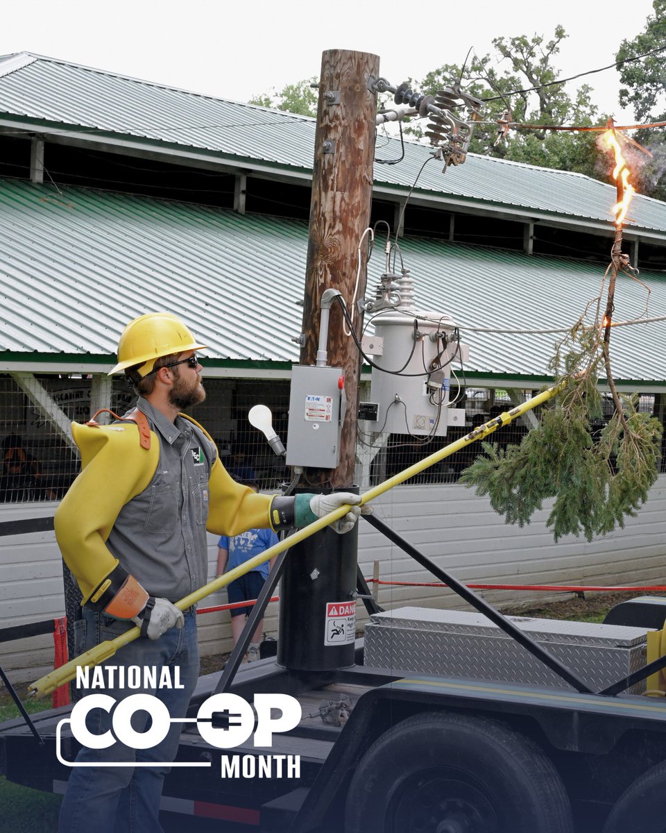 As an electric cooperative, CIPCO strives to embody Cooperative Principle #5: Education, Training, and Information. 

From safety trainings and industry workshops to student outreach and career development, we’re committed to sharing knowledge that helps build a brighter future.