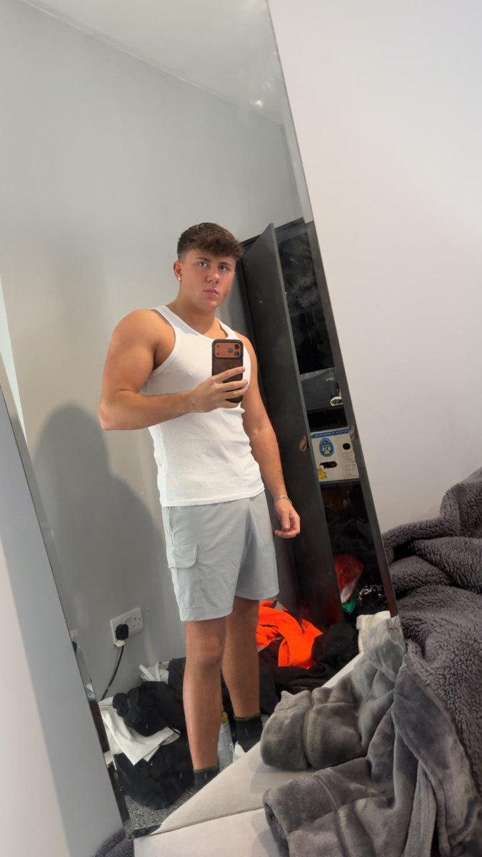 RLS05's tweet image. Whos wanting findom and letting master rinse you for your money😈