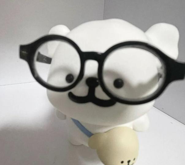 kellyeb12's tweet photo. 木曜日午後のメモ：曇り／わくわく。
掃除する→ストレッチする。少しずつ前へ。 https://t.co/oI46ag3E5l