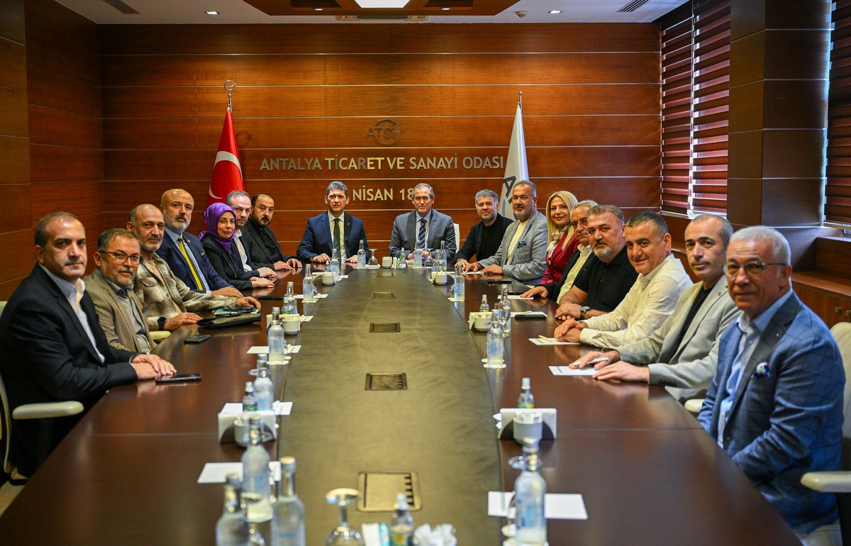 Yönetim Kurulu Başkanımız Yusuf Hacısüleyman, AK Parti İl Başkanı Ali Çetin ve yönetimiyle bir araya geldi. Toplantıya, Yönetim Kurulu Başkan Yardımcılarımız Boğaçhan Göksu ve Hakan Pakalın, Sayman Üyemiz Murat Totoş ile Yönetim Kurulu Üyelerimiz Mustafa Yayla, Hüseyin Sarı,