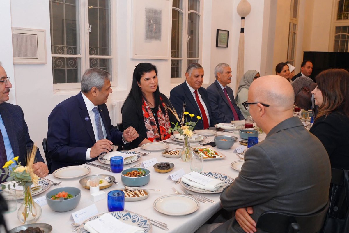 COMSATS_en's tweet image. HRH Princess Sumaya bint El Hassan, Pres @RSSJor🇯🇴 graciously hosted official dinner in honour of #COMSATS delegates, TAC members, @ICESCO_En Rep &amp;amp; @PSUTOFFICIAL. HRH appreciated significant events TAC mtg &amp;amp; AI Workshop with contributions by TAC members, COMSATS, ICESCO &amp;amp; PSUT