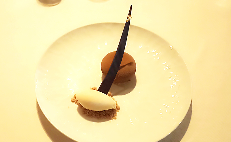 At Fiori Restaurant  del Langham Hotel sulla Fifth Avenue a #newyorkcityy, è una location carica di atmosfera, dove l’arte culinaria esprime il meglio di sé con semplicità e naturalità.  #Finedining   bluarte.it/taste-e-winear…