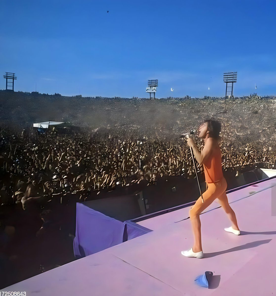 Good morning Stoners! 😛
#RollingStones