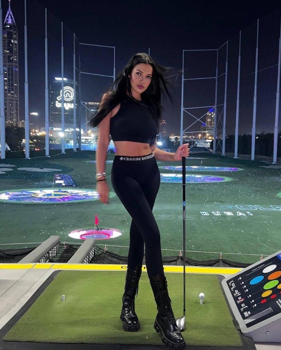 emimartinez147's tweet image. Missing my golf girl era⛳️ #Golf #throwback