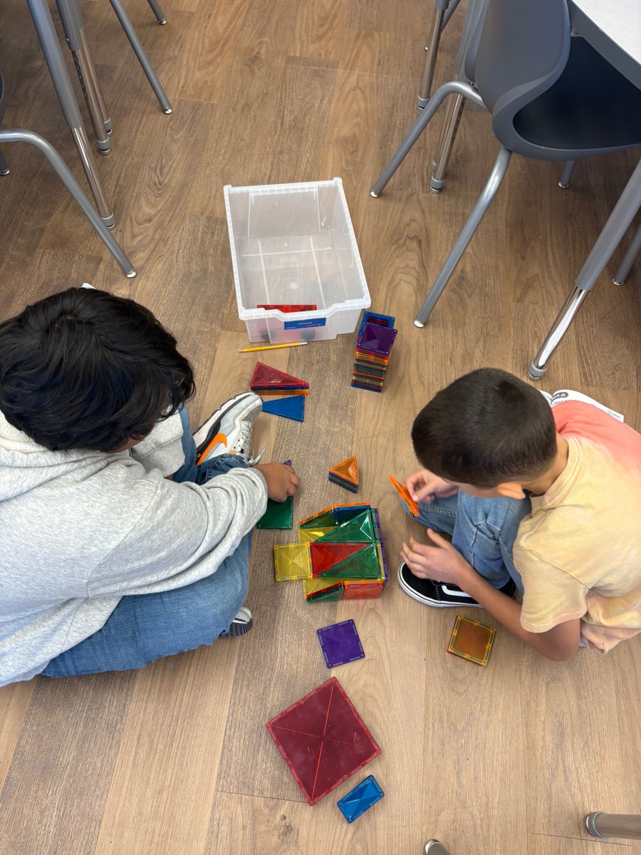 CM201U's tweet image. 🚀 Mrs. Brown’s 5th graders at Balmoral worked hard designing and building their ramps in SmartLab this week! Students used creativity, teamwork, and problem-solving to test how different variables affect motion. 🎢💡
#BalmoralBulldogs #STEMInAction #SmartLabLearning