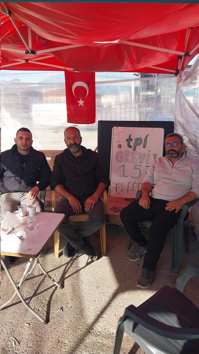 Tpi Emekçileri haklarının gasp edilmesine karşı direniyor 
<a href="/arzuerkan4/">Arzu Erkan</a> <a href="/eczozgurozel/">Özgür Özel</a> <a href="/HakanKavk/">Hakan</a> <a href="/erenbariseke/">Eren Barış Eke</a> <a href="/izgazete2/">İz Gazete</a> <a href="/PerihanKoca/">Perihan Koca</a> <a href="/enderkiziyil/">Akay Kızıyil...ރ</a> <a href="/SivanKrmzck/">Şivan Kırmızıçiçek</a> @umutsendikasi <a href="/sevdakaraca/">Sevda Karaca</a> <a href="/petrolis_merkez/">Petrol-İş Sendikası</a> 
#TPIEmekçilerineadalet