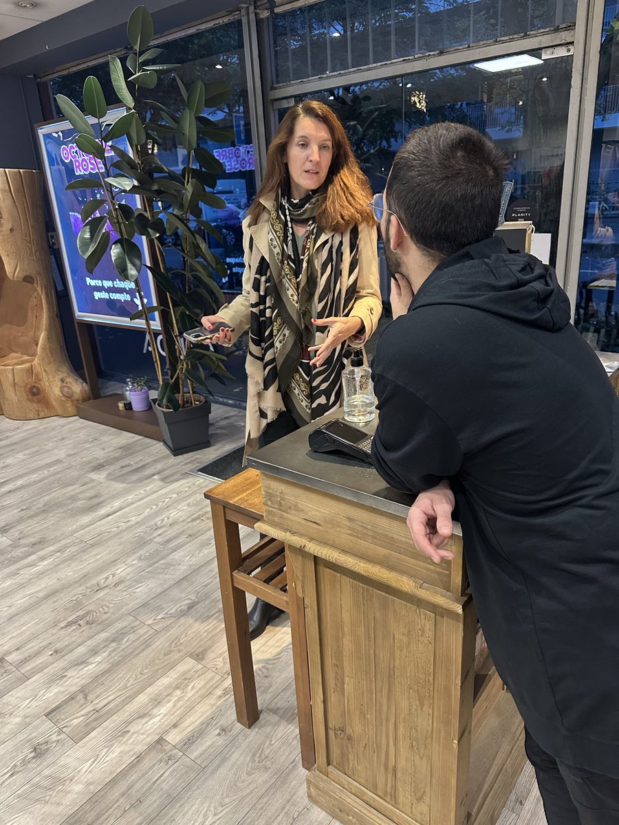 SebPorcher's tweet image. Avec @clemmaz, nous allons à la rencontre de nos commerçants pour échanger autour de notre grande consultation #AimerBoulogne.
Écouter, comprendre, construire ensemble pour l’avenir de Boulogne-Billancourt