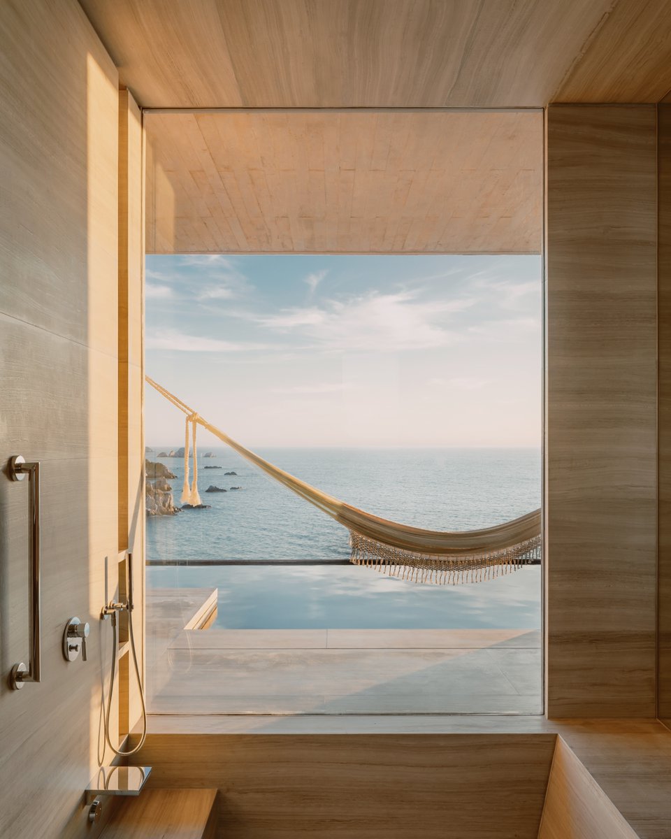Where architecture meets the horizon — our Cliffside Suites are designed to let the view take center stage.

Donde la arquitectura se une con el horizonte — en nuestras Cliffside Suites, la vista lo dice todo.

#FSTamarindo #ExperienceFS