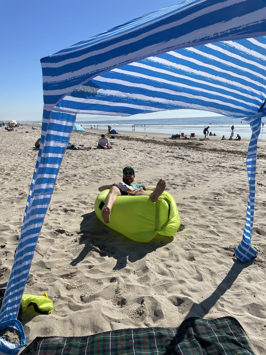 JamieCollyer's tweet image. The only pic I took on Saturday, post @bitcoinalphaorg 🤣

With Consent, of course. What’s Jerry’s X handle to tag him???

#SantaMonica #BitcoinAlpha #Decompression