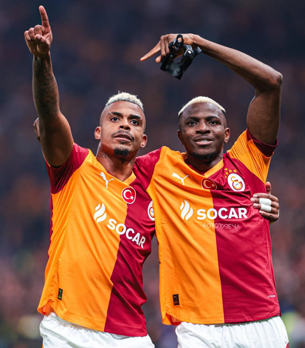 Victor Osimhen, golden sonra Mario Lemina'yı alkışlattı.