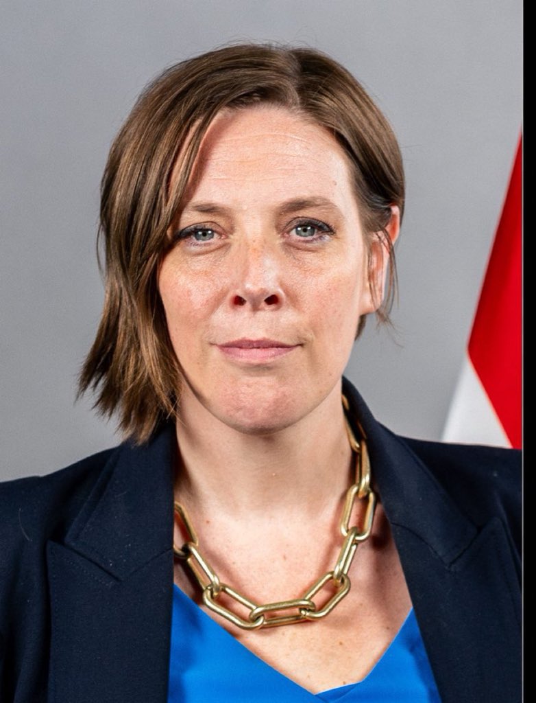 Do you think Jess Phillips should resign over her failure to safeguard grooming gang victims 

Yes or No?