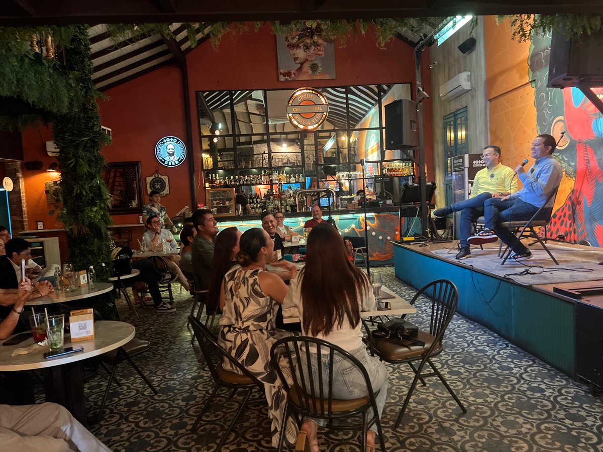 DavidAlvaradoMu's tweet photo. Muy buen episodio con @freddykastro en “Yo creo en Cúcuta”. 

Próximamente, episodio 6️⃣0️⃣ del #podcast 

Gracias a Freddy y a todos los que nos acompañaron anoche en Casa Central 🎙️ 

Seguimos Pa Lante 👊 https://t.co/eGu6zqTJjp