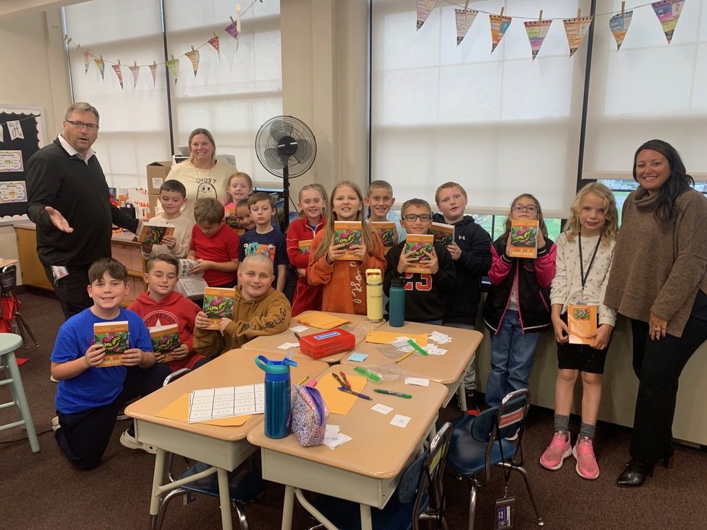MPASDVikings's tweet image. Big thanks to the MP Rotary Club for sharing the gift of words! 📚 Every 3rd grader in our district received their very own dictionary today — inspiring curiosity and a love of learning, one page at a time. #ServiceAboveSelf #CommunityStrong #LifelongLearners
