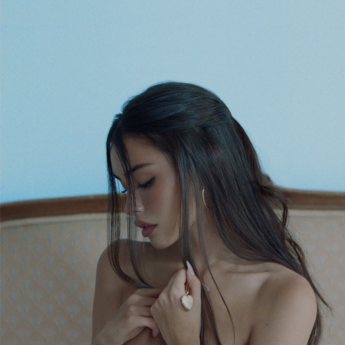 PopBase's tweet image. Madison Beer announces new album ‘locket’ out January 16th.