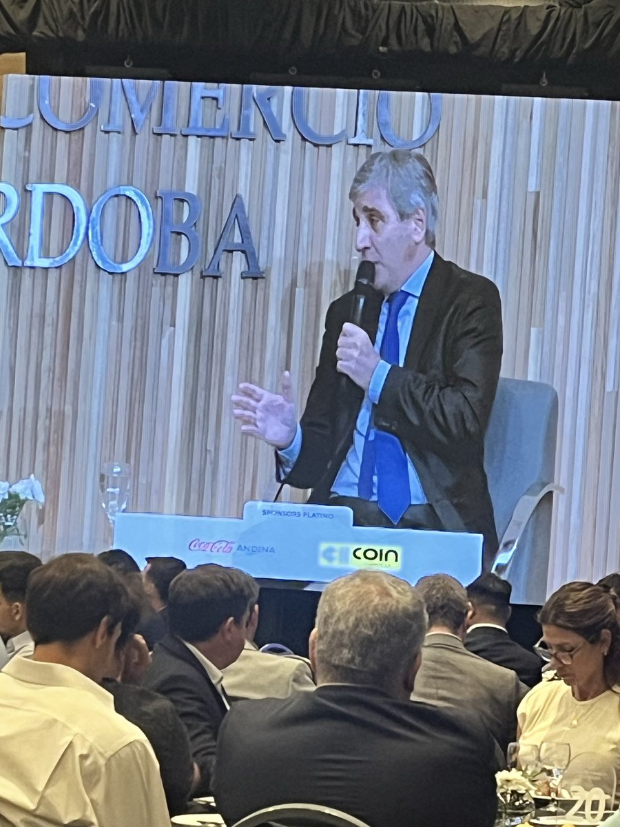 En la <a href="/BolsaCordoba/">Bolsa de Comercio de Córdoba</a> “no puede ser que la alternativa de gobierno sea el comunismo, eso no pasa en ningún país del mundo”, dice <a href="/LuisCaputoAR/">totocaputo</a>