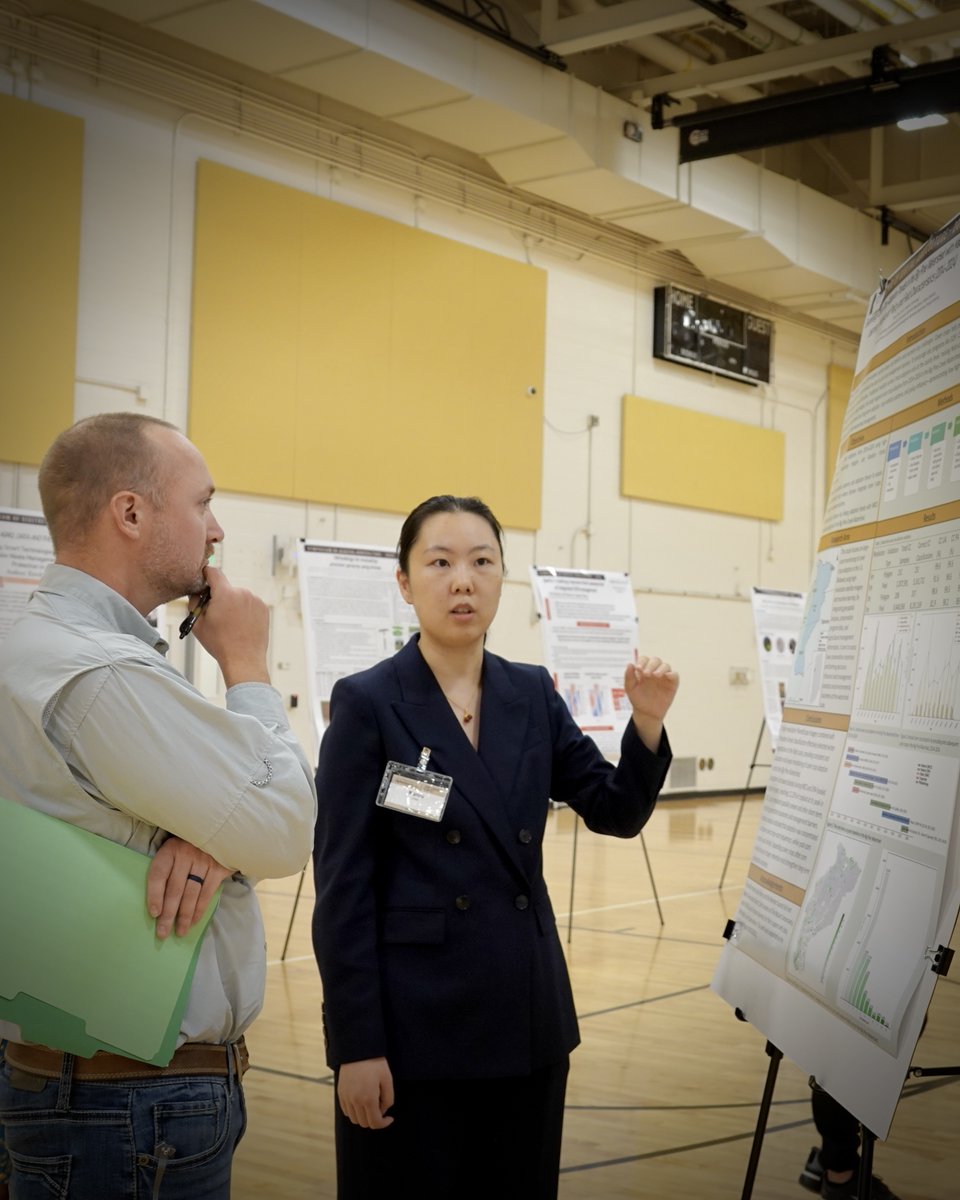 TheKernelLab's tweet image. Proud to be part of the first Symposium of Digital Agriculture at @LifeAtPurdue!
The Kernel Lab joined as presenters and organizers, with Dr. Dan Quinn as judge, showcasing our commitment to collaboration and innovation in digital agriculture.
@PurdueAgryExt @PurdueAgronomy