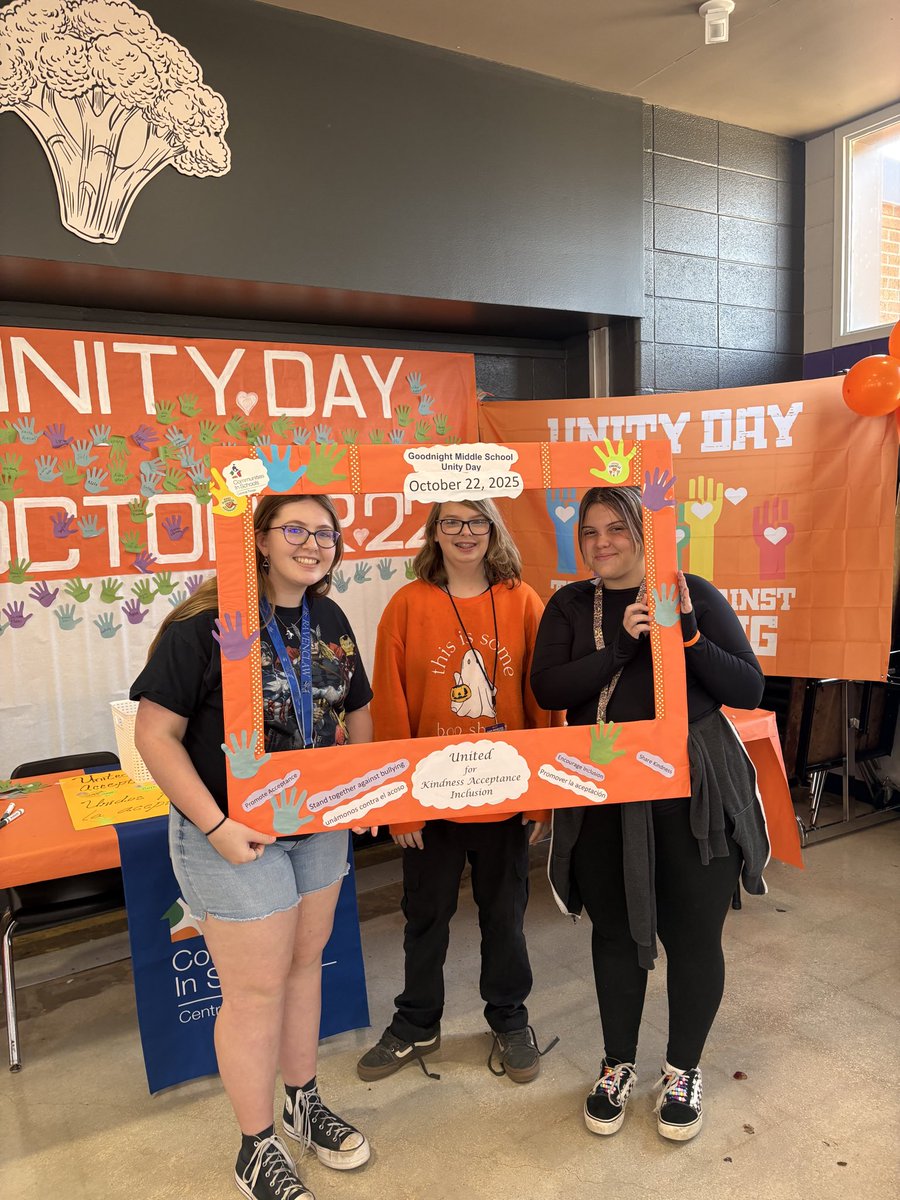 GoodnightSMCISD's tweet image. Today GMS celebrated Unity Day!!! Lets all stand together as one against bullying by promoting kindness, acceptance and inclusion. #UnityDay2025