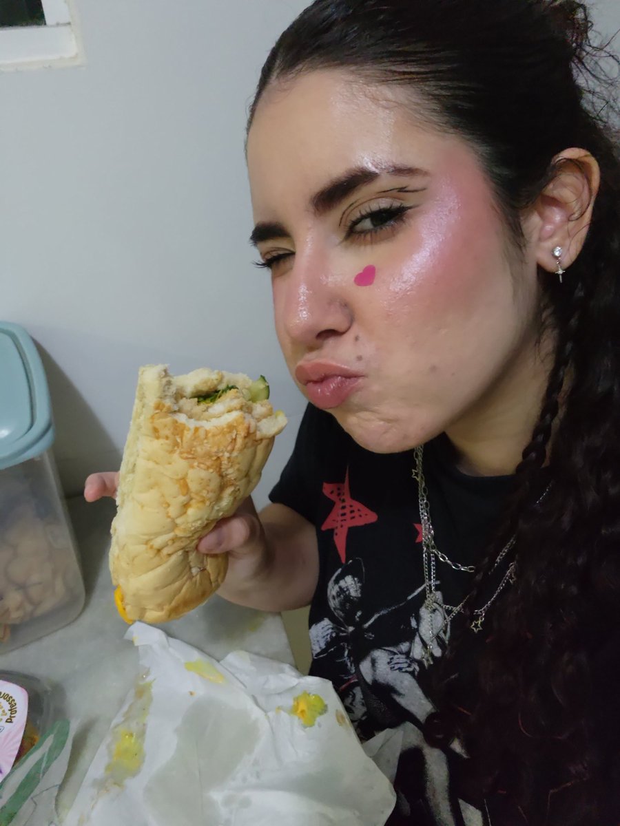 rwnkyu's tweet image. fotos que você receberia se tivesse meu zap
(tirei essas da pasta do zap que enviei pra as amigas