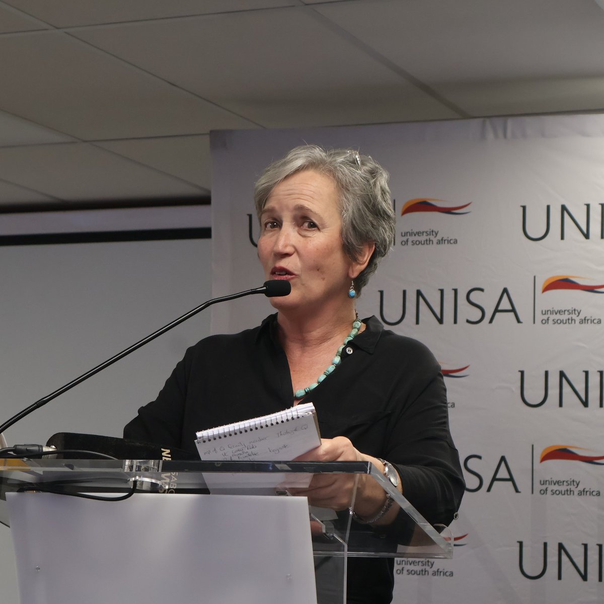 unisa's tweet photo. #BlackWednesday | Ms Antoinette Slabbert, Chairperson of the National Press Club, sets the scene at the #15thPercyQobozaLecture highlighting the significance of truth, justice, and integrity in journalism.
@npclub 
#Unisa150andBeyond https://t.co/YRF775yMFG