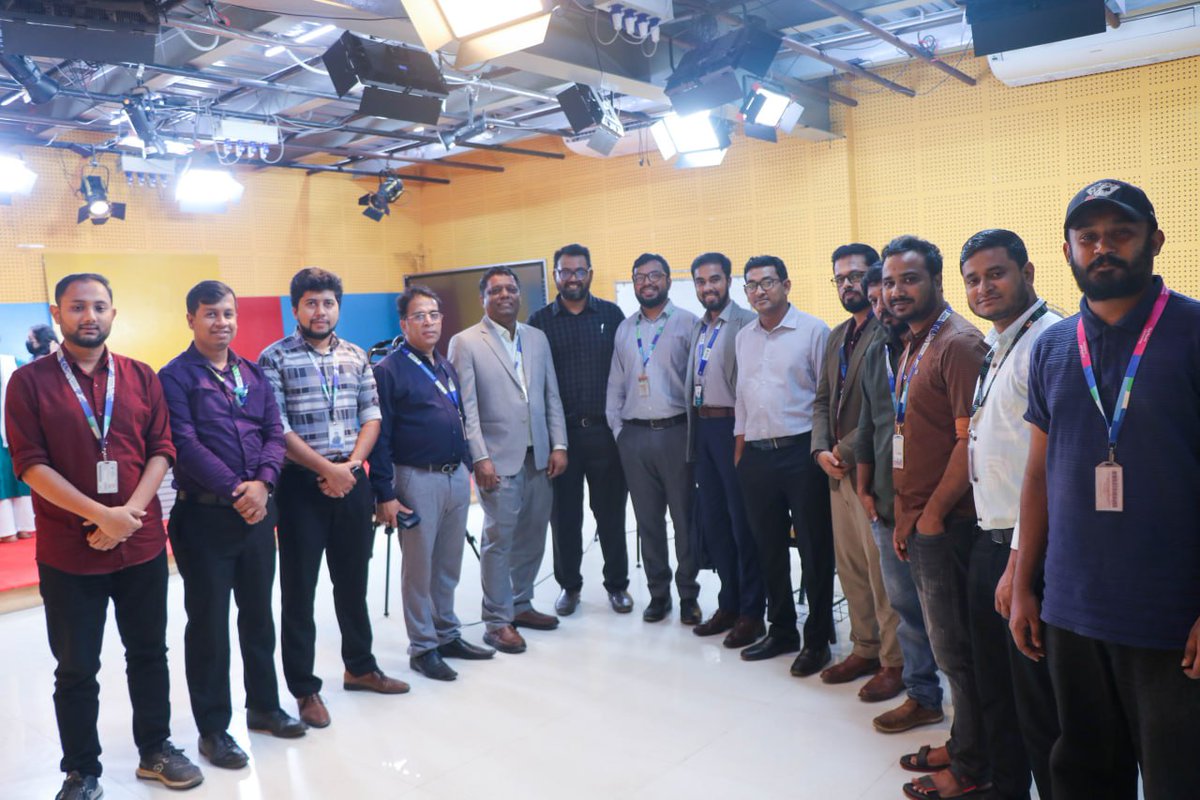 jmcdiu's tweet image. 📍 | 𝐖𝐞𝐥𝐜𝐨𝐦𝐢𝐧𝐠 𝐭𝐡𝐞 𝐞𝐧𝐭𝐢𝐫𝐞 𝐃𝐞𝐩𝐚𝐫𝐭𝐦𝐞𝐧𝐭 𝐨𝐟 𝐉𝐨𝐮𝐫𝐧𝐚𝐥𝐢𝐬𝐦 𝐚𝐧𝐝 𝐌𝐞𝐝𝐢𝐚 𝐂𝐨𝐦𝐦𝐮𝐧𝐢𝐜𝐚𝐭𝐢𝐨𝐧 𝐭𝐞𝐚𝐦 𝐟𝐫𝐨𝐦 𝐆𝐫𝐞𝐞𝐧 𝐔𝐧𝐢𝐯𝐞𝐫𝐬𝐢𝐭𝐲 𝐭𝐨 𝐨𝐮𝐫 𝐯𝐢𝐛𝐫𝐚𝐧𝐭 𝐠𝐫𝐞𝐞𝐧 𝐜𝐚𝐦𝐩𝐮𝐬!

#GreenUniversity #MediaLab #JMC_DIU 🎓