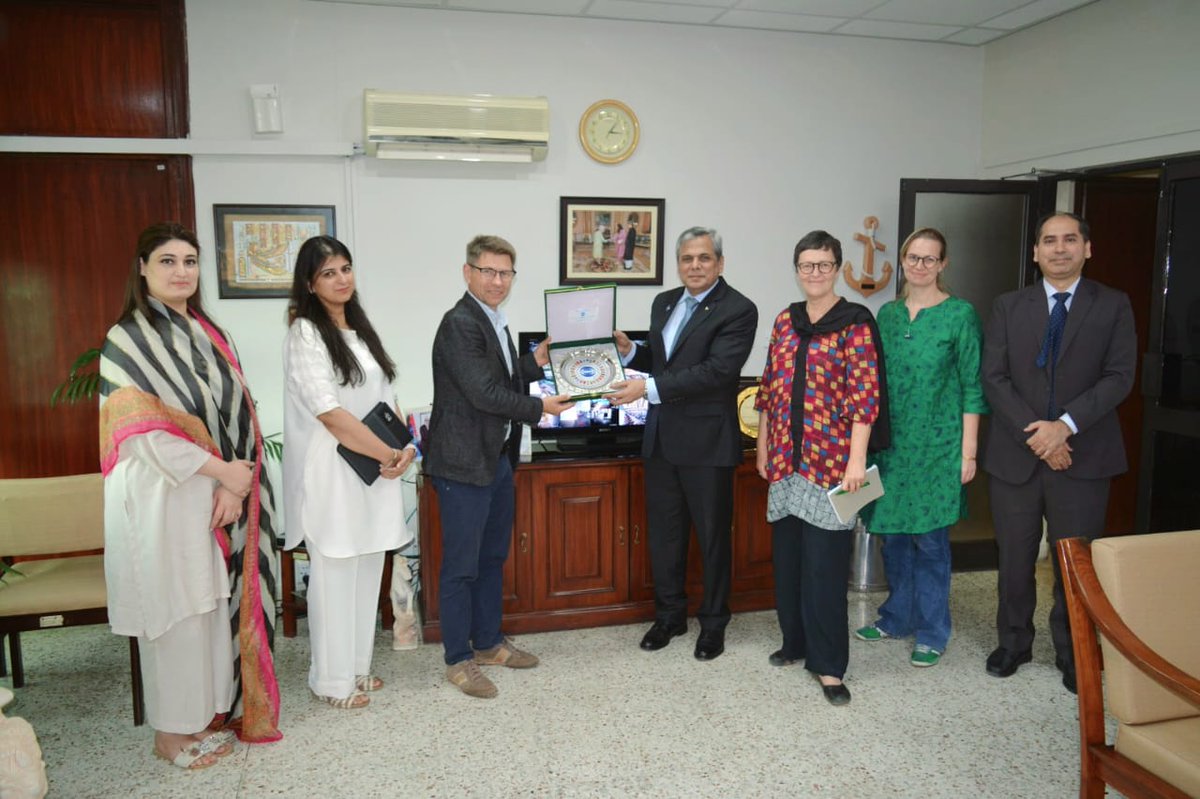 COMSATS_en's tweet image. Secy Gen/CEO @Welthungerhilfe, Mr @MathiasMogge, paid a goodwill visit to COMSATS Sec. today. In his meeting with ED COMSATS, Amb @ZakariaNafees, discussions focused on exploring synergies &amp;amp; advancing collab in FoodSecurity, climate-smart agriculture &amp;amp; tech-driven ClimateAction🌍