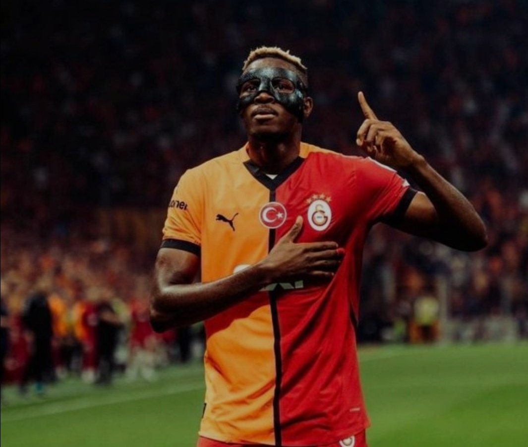 Tarihte 3 , 33 sayısını ve benzerini yanyana getiren tek golcü Victor Osimhen olabilir 😃