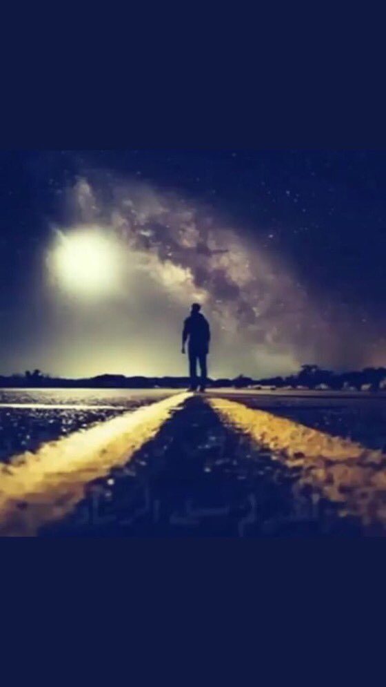 في العلاقات الإنسانية ؛
المشاعر التي تتغير بسبب غضب، أو سوء فهم، أو تباين في وجهات النظر قادت لخلاف،
تختلف تمامًا عن المشاعر التي تتغير بسبب الإدراك العميق لشخصية من معه نتعامل.

الغاضب أو من أساء الفهم، قد يعود بعد الرضا والتصالح،
لكن المُدرك لا يعود، لا يعود أبدًا.

#فيض_الوادي