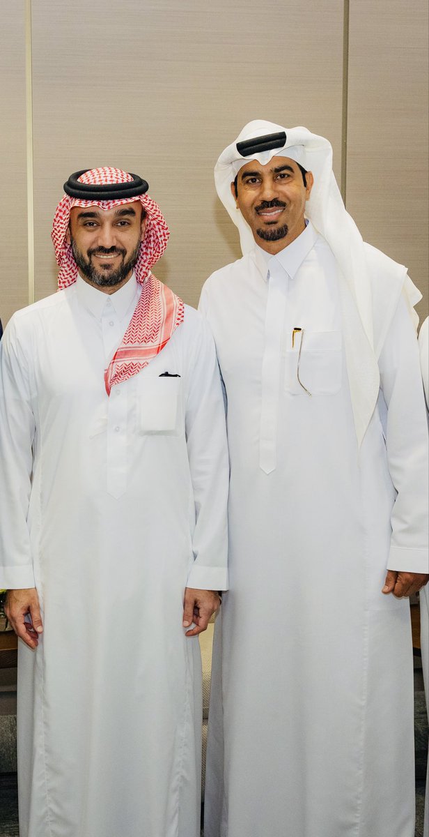 لقاء جميل جمعني ب صاحب السمو الأمير عبدالعزيز بن تركي الفيصل وزير الرياضة 🇸🇦<a href="/AbdulazizTF/">عبدالعزيز بن تركي الفيصل</a> والمدرب ميشيل وزملائي الإداريين احمد عبشان و عبدالله المونس