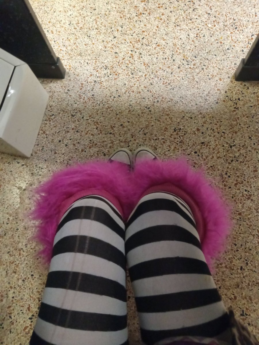 salfisherreal's tweet photo. Worst part ab being alternative is hoes gonna know itsme skipping 😭 https://t.co/FAzLxglnK4