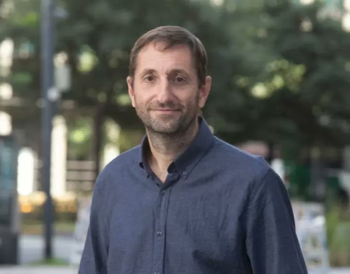 #EnVivo 🔴| Por Desconfiados <a href="/marielabranda/">Mariela Branda</a> habla con <a href="/Falvarezdecelis/">Fernando Alvarez de Celis</a> (Director Fundacion Tejido Urbano)

📌"Los bancos llegaron a la capacidad limite para dar los creditos"

🎧cadenario.com/mobile.web/pla…