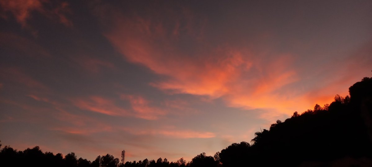 IBMLinux's tweet image. Another beautiful sunset tonight 😊 Life in the slow lane ☺️