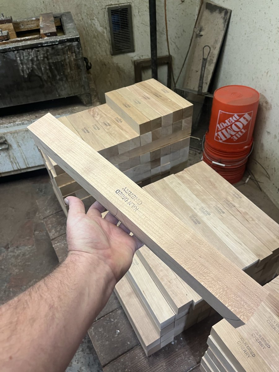 gotwoodLLC's tweet photo. 2 inch cherry blanks are back in stock with rounds up to 11x2 and 18 inch long spindles !!

https://t.co/ZrqQ6KmNM8 https://t.co/efhCBVsaoz