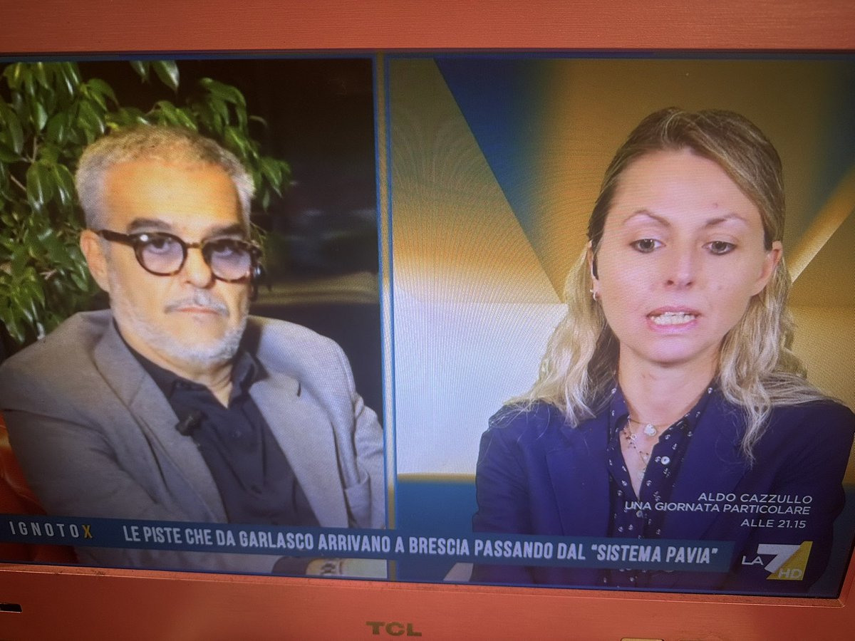 robertalerici's tweet photo. #Garlasco #ignotox  Carmelo conferma: testimone granitico, molto vicino ai #Sempio, forse un parente. Come sempre impeccabile #GiadaBocellari e un signore l’avvocato #Gallo. Rinaldi allude all’impossibilità di invitare #Lovati per ragioni che Rinaldi preferisce non dire. Forse perché da quando ha un agente si deve pagare?