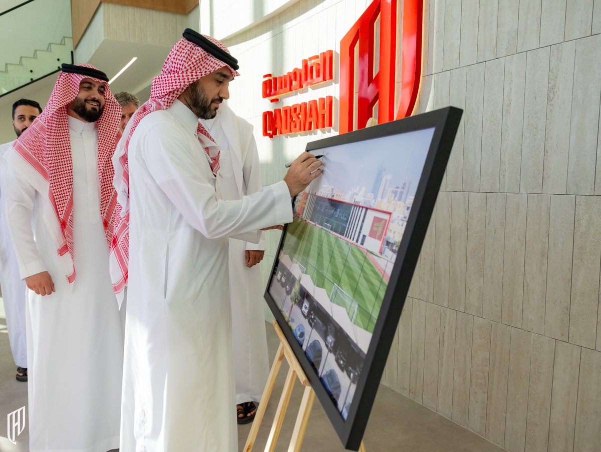 زيـارة تسـعد "الخُـبر" .. وتوقـيع سمو وزير الرياضة <a href="/AbdulazizTF/">عبدالعزيز بن تركي الفيصل</a>  يُخلد الذكرى في مركز الأداء العالي ✍🏻❤
 
#القادسية