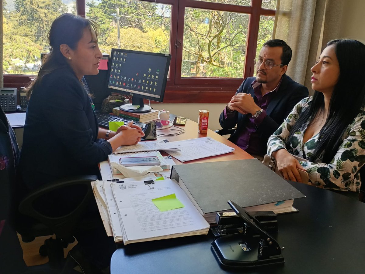 ManabiCce's tweet photo. #AgendaQuito
El director Carlos Candela Sabando y Enny Moreira del Núcleo de Manabí, se reunieron con la Ing. Jhoana Maldonado, directora financiera de la Sede Nacional, para coordinar acciones que fortalezcan la gestión institucional. https://t.co/WKTvRaJl0o