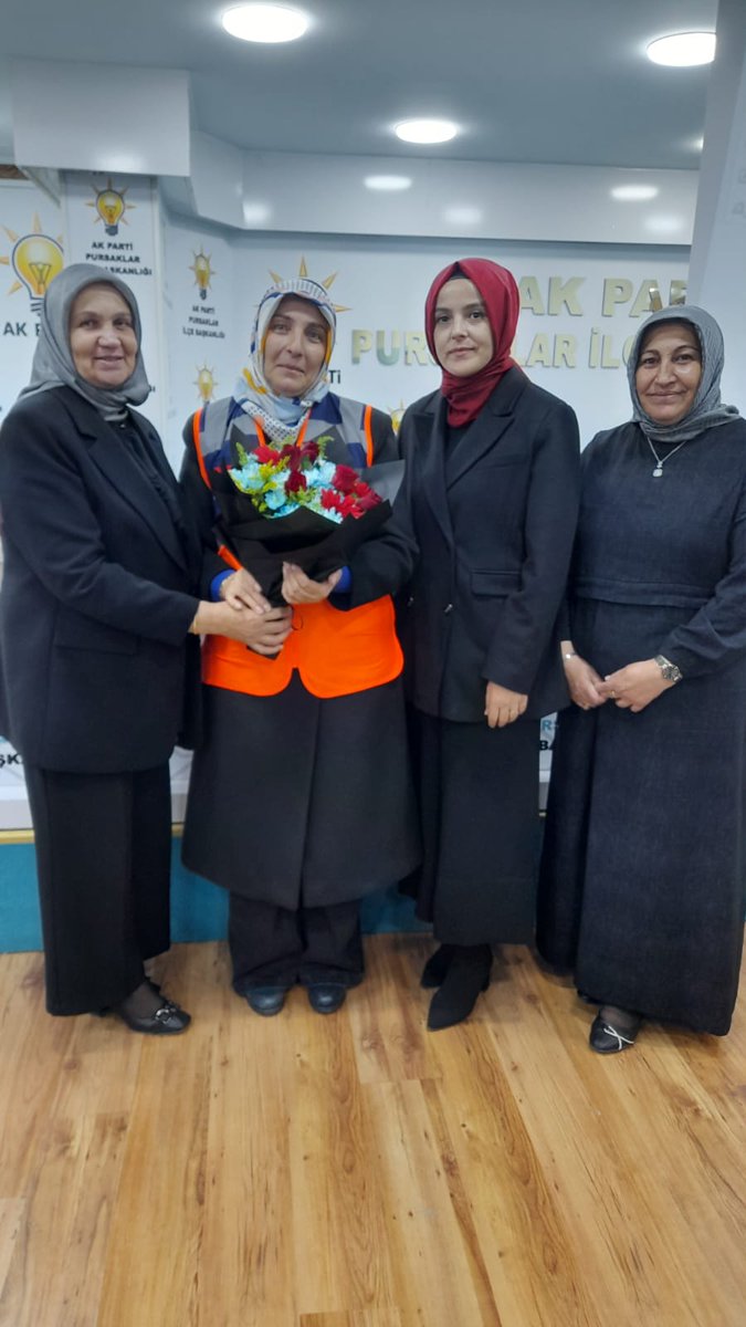 AK Parti İl Başkanlığı AR-GE ve Eğitim Birimi tarafından, afetlere karşı hazırlıklı olmak ve farkındalık oluşturmak amacıyla düzenlenen programda; İl AR-GE ve AFAD Birim Başkanı Sn. Arzu KARAN'ın sunumu ile düzenlenen seminer, İlçe binamızda Yürütme ve Yönetim Kurulu Üyelerimiz,