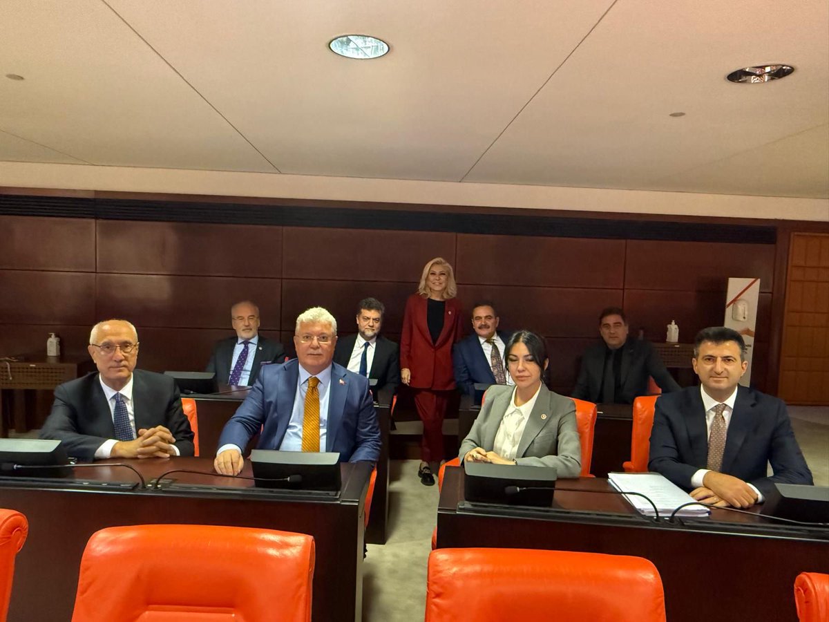 📍TBMM Genel Kurulu

Milletimiz adına kamu kurum ve kuruluşlarını denetleyen Sayıştay’da boş bulunan 5 üyelik için Genel Kurul’da gerçekleştirilen seçimde oyumuzu kullandık.

Şeffaflık, hesap verebilirlik ve kamu vicdanına bağlılık anlayışıyla görev yapacak yeni Sayıştay