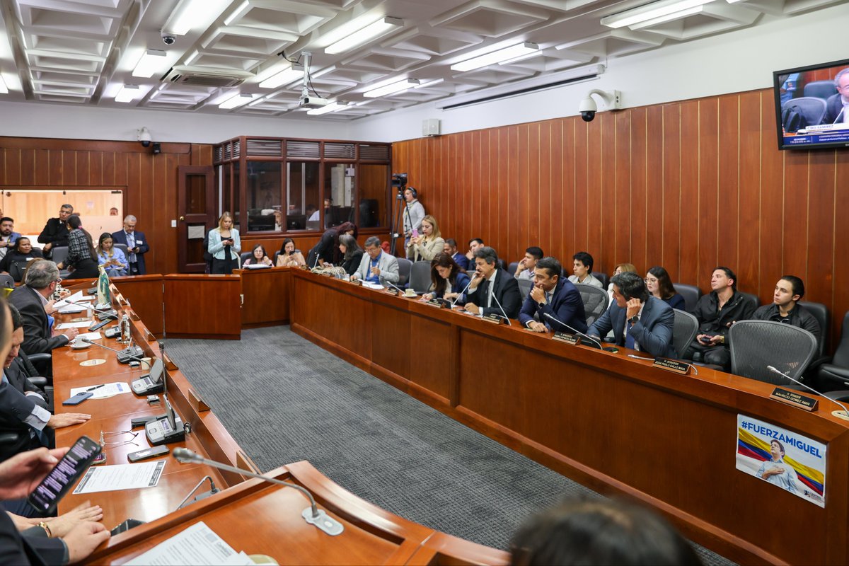#ComisiónTerceraSenado Acompañamos en su tercer debate el Proyecto de Ley 164 de 2025, que crea el Fondo de Protección y Apoyo al Emprendimiento de las Comunidades Negras, Afrocolombianas, Raizales y Palenqueras, una iniciativa que busca impulsar su inclusión productiva y reducir